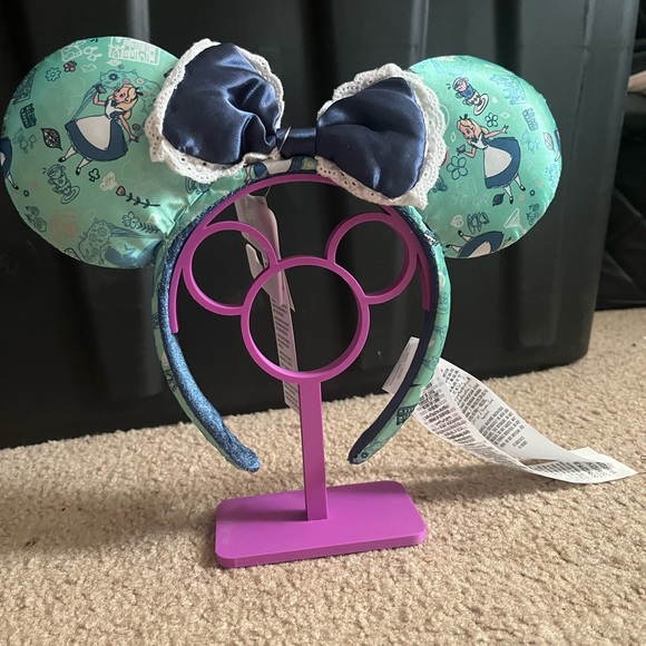 Headband is for show. Purple headband stand for sale made by a 3D printer! - Picture 2 of 5